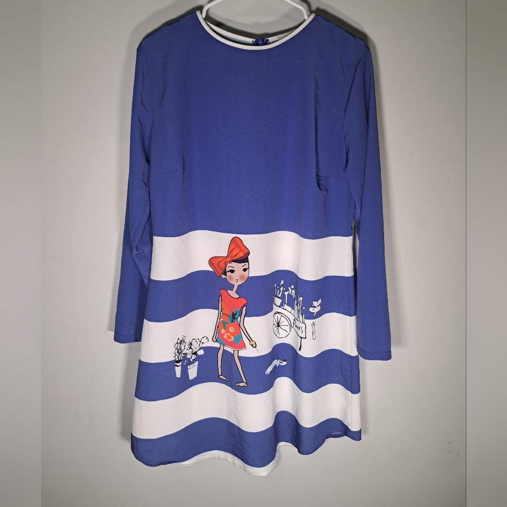 Tofisa blue and white long sleeve dress with girl and plant graphic size 46/L
